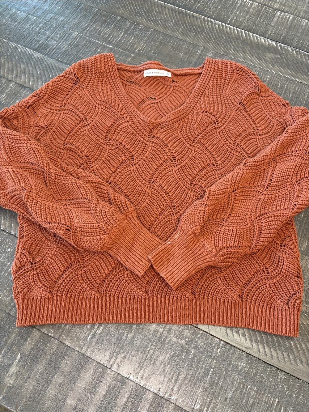 moon & madison Rust Textured V-Neck Sweater